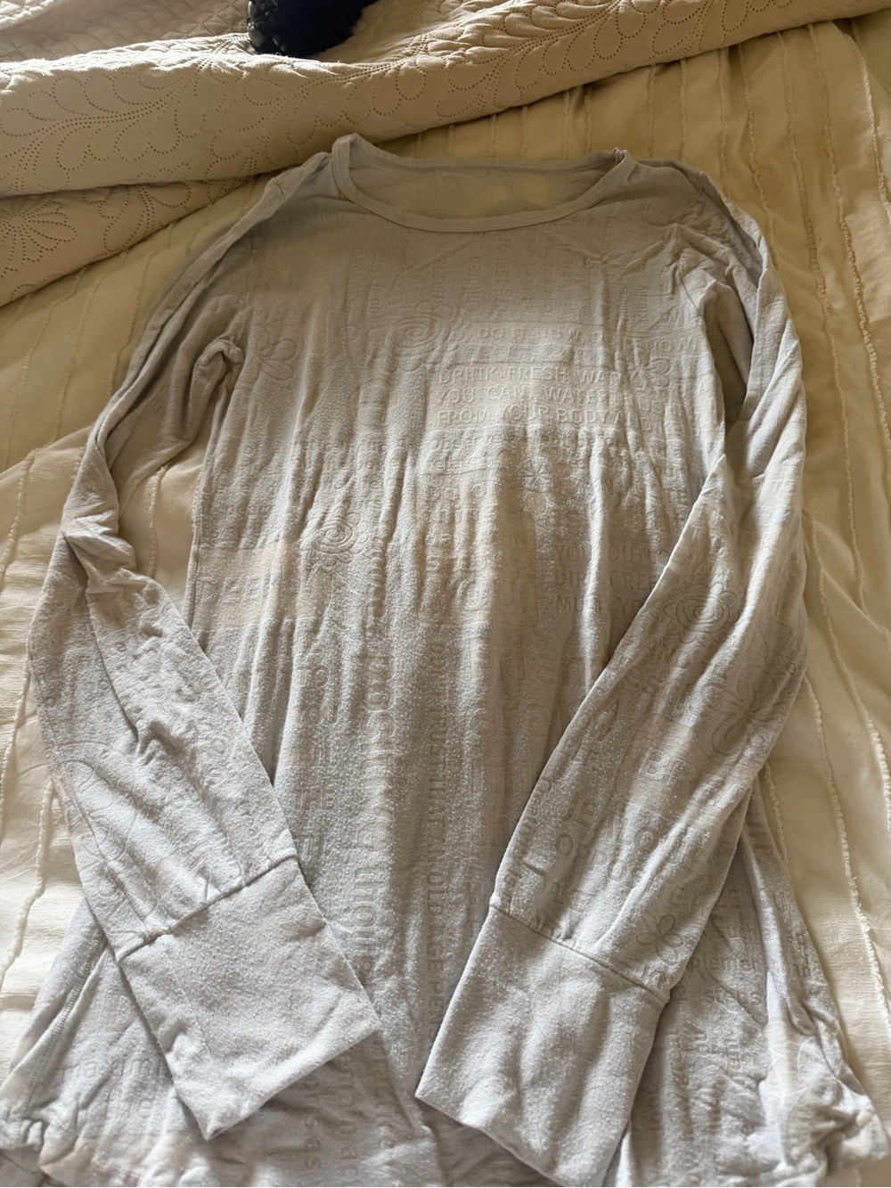 lululemon athletica Long Sleeve Tee in Light Gray